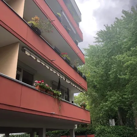 Bonn: Rhein Und Zentrum Vor Der Tuere Lägenhet Bonn